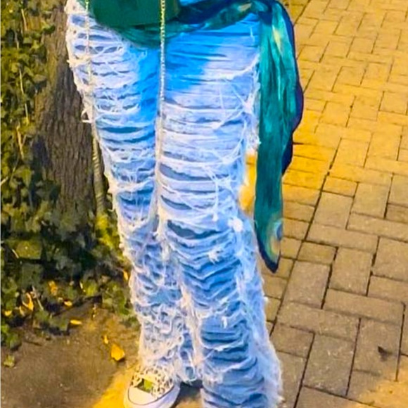🔥Shredded Blue Denim Distress jeans - Picture 5 of 6